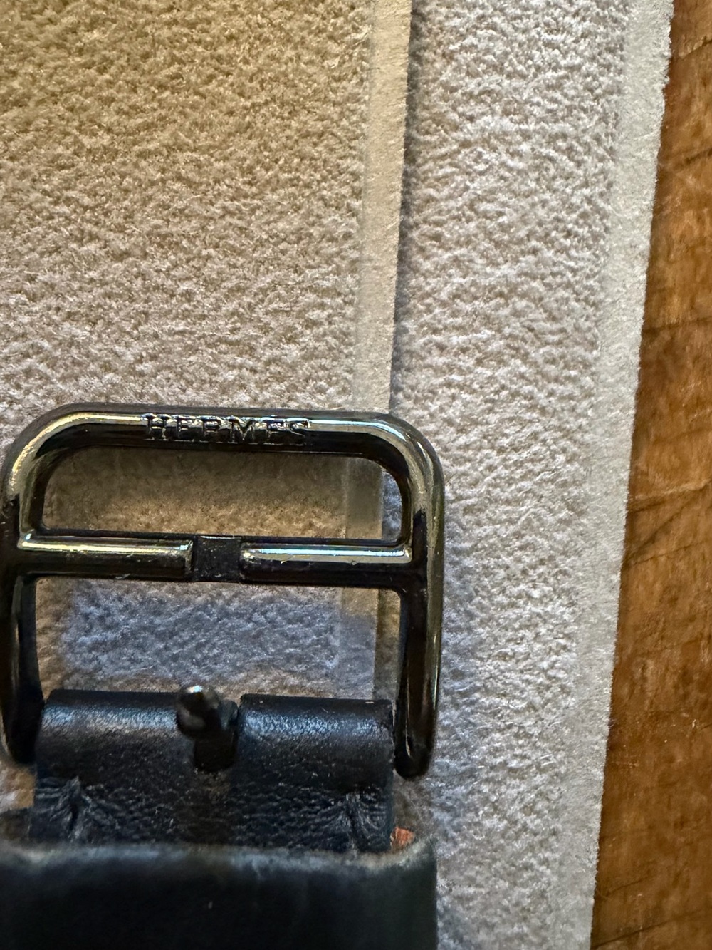 Apple Watch Hermès Black Leather Band - Picture 2 of 7